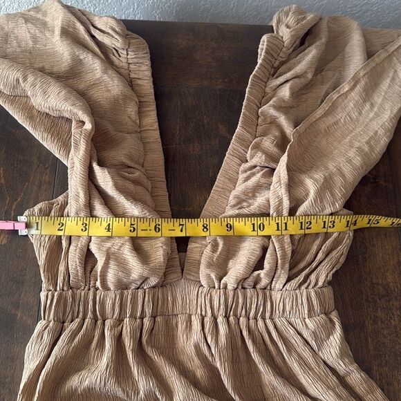 V-Neck  Tiered Silhouette with Flutter Sleeves Maxi Dress - Picture 14 of 16